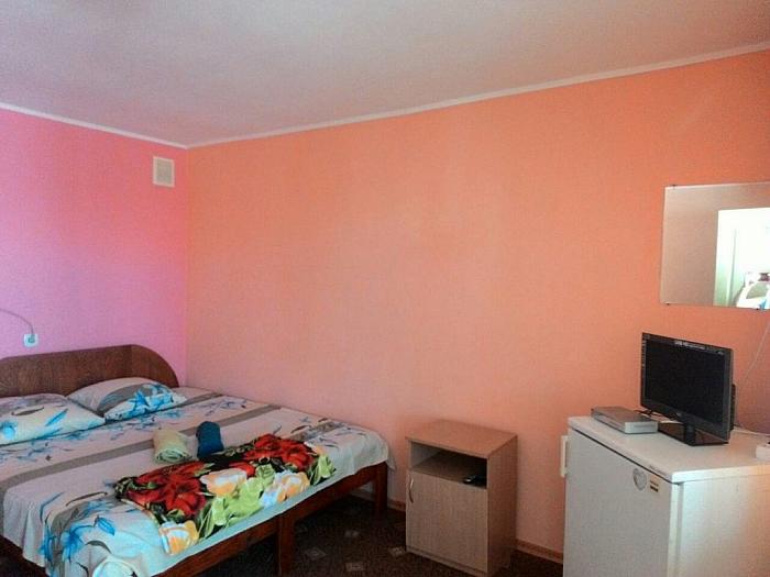 Номера с удобствами 2 — й этаж частный сектор Штормовое Крым